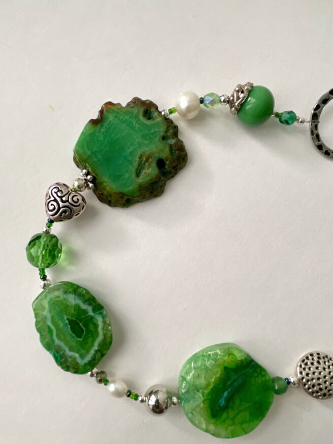 collana verde agata chiamata Irlanda particolare centrale